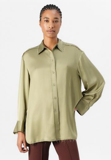 Атласная блузка