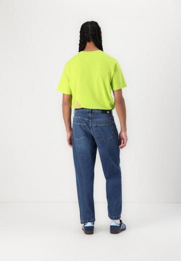 Свободные джинсы