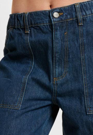 Прямые джинсы