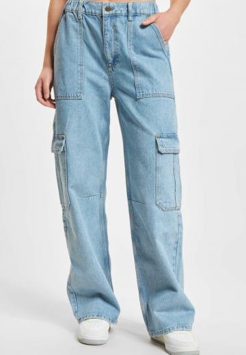 Прямые джинсы