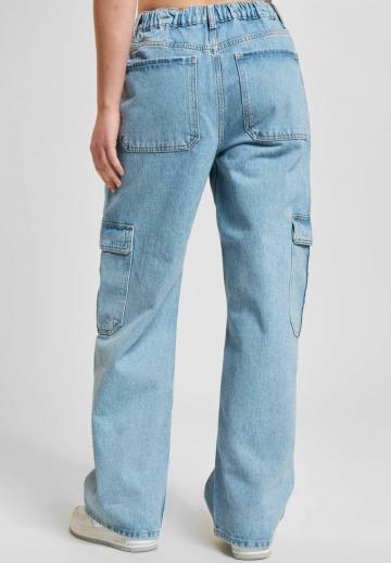 Прямые джинсы