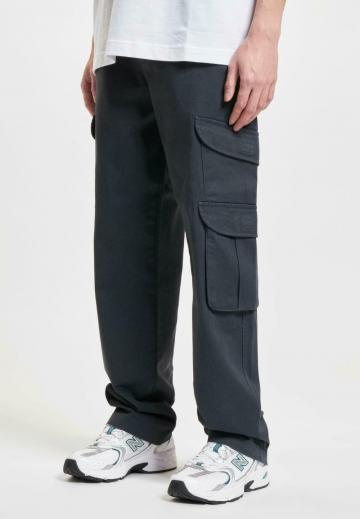 Брюки с накладными карманами