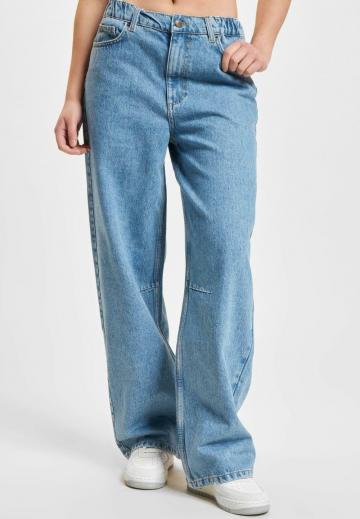 Клешеные джинсы