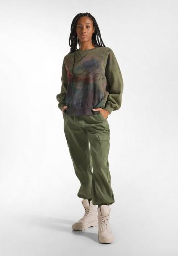 Брюки с накладными карманами