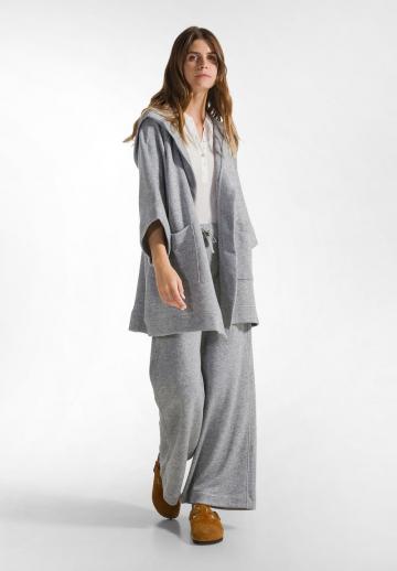 Длинный жилет