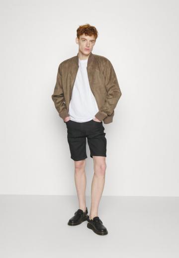 Джинсовые шорты