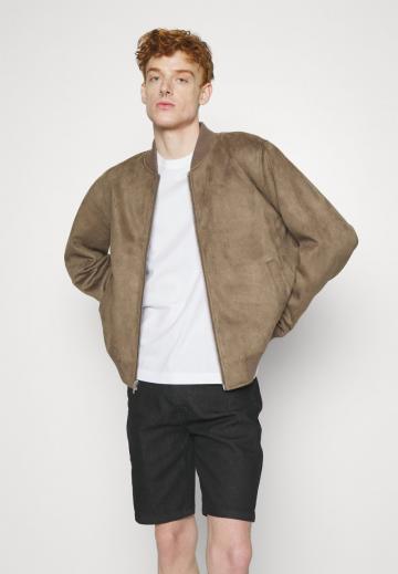 Джинсовые шорты