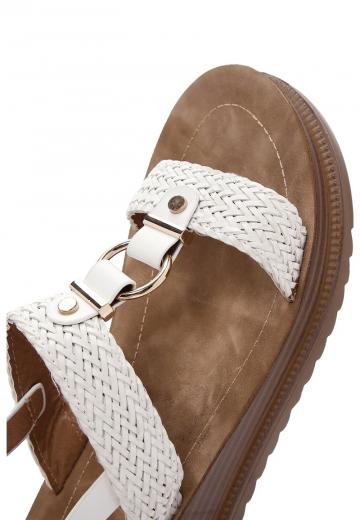 Босоножки на танкетке