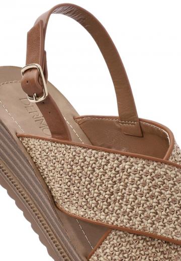 Босоножки на танкетке