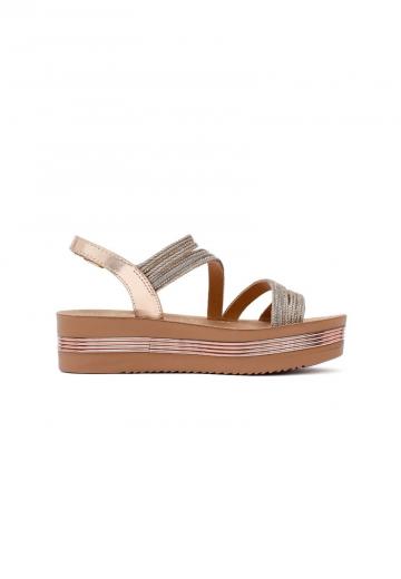 Босоножки на танкетке