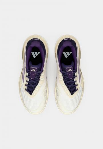 Теннисные кроссовки