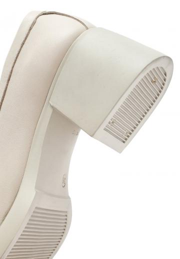 Туфли с высоким носом