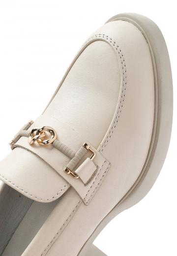 Туфли с высоким носом