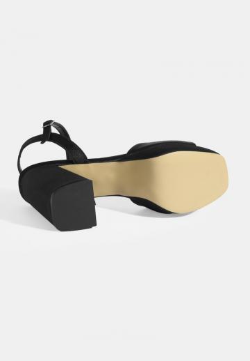 Босоножки на платформе