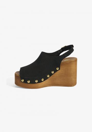 Босоножки на каблуке