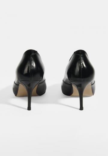 Туфли на высоком каблуке