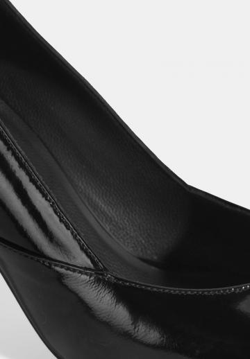 Туфли на высоком каблуке