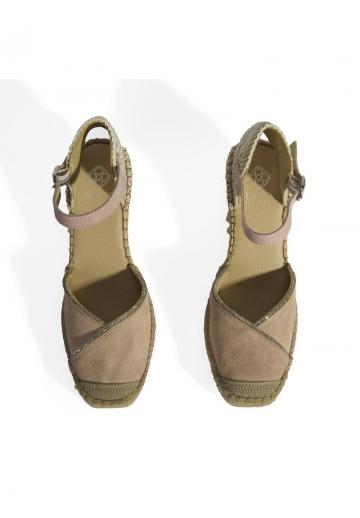 Туфли на танкетке