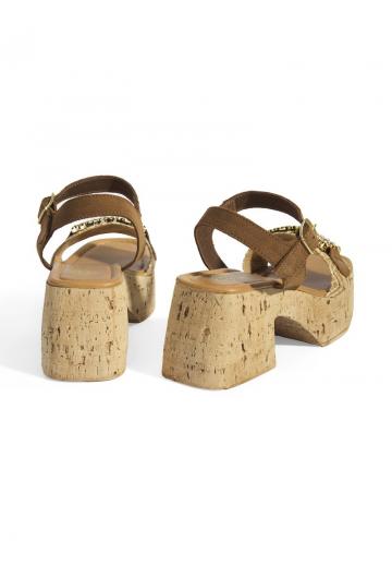 Босоножки на платформе