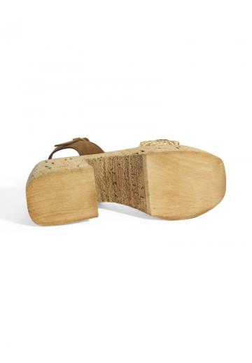 Босоножки на платформе