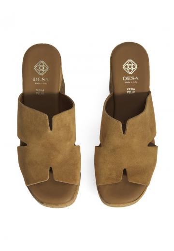 Босоножки на каблуке