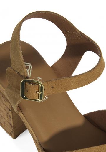 Босоножки на платформе