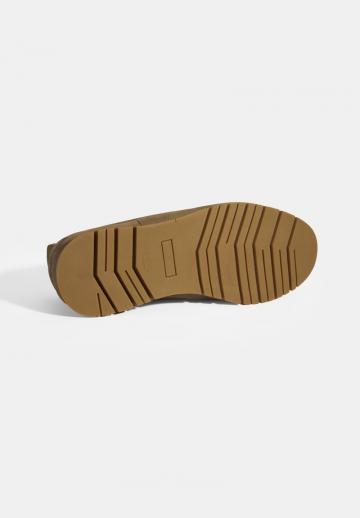 Ботинки на шнуровке