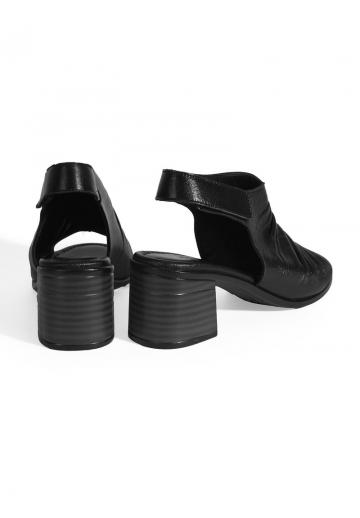 Гандбольные кроссовки