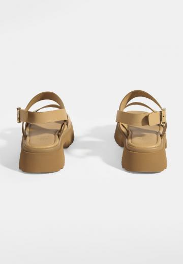 Босоножки на платформе