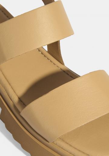 Босоножки на платформе