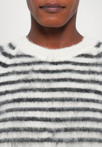 Пуловер с коротким рукавом