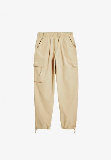 Брюки с накладными карманами