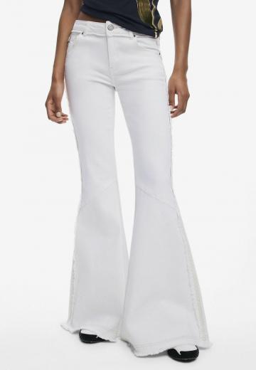 Клешеные джинсы