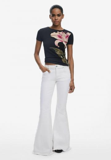 Клешеные джинсы