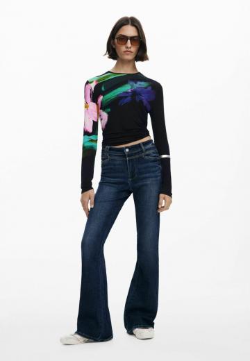 Клешеные джинсы