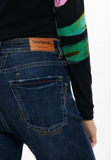 Клешеные джинсы