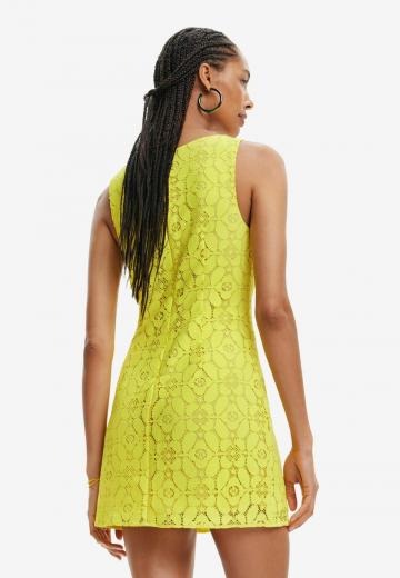 Короткое платье