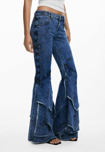 Клешеные джинсы