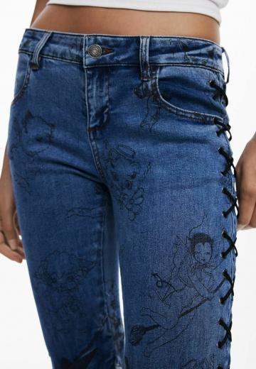 Клешеные джинсы