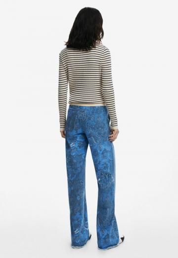 Прямые джинсы