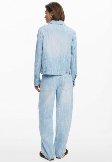 Джинсовая куртка