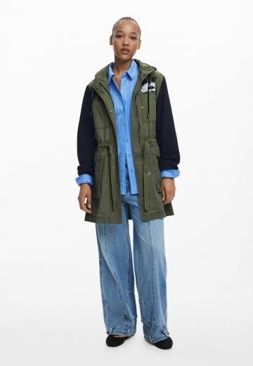 Куртка с накладнымит карманами