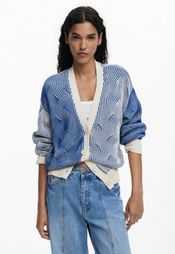 Жаккардовая вязаная кофта