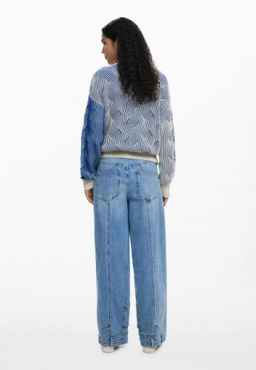 Жаккардовая вязаная кофта