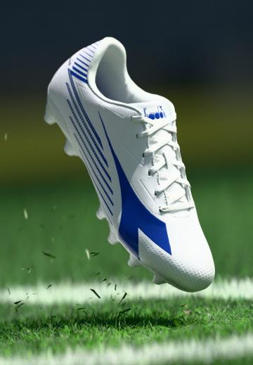 Футбольные бутсы