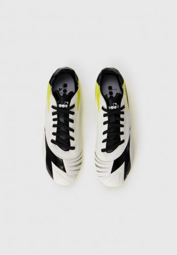 Футбольные бутсы