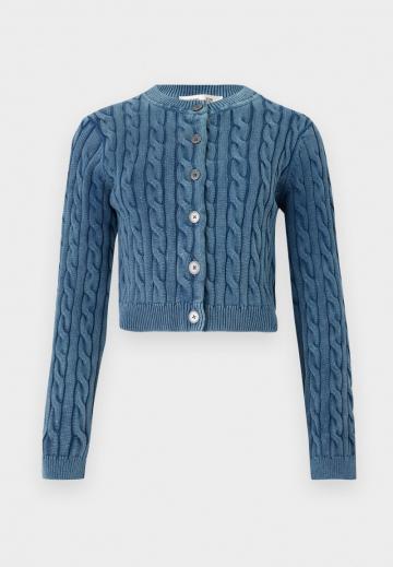 Вязаная кофта