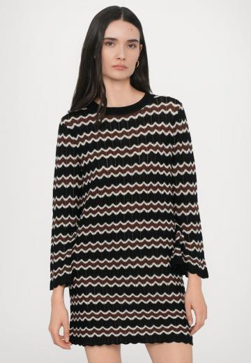 Вязаное платье