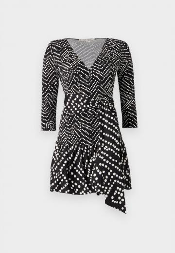 Короткое платье