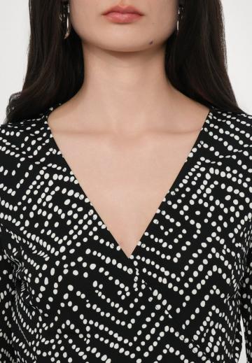 Короткое платье